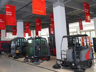 駕駛式掃地機(jī) 駕駛式掃地機(jī)